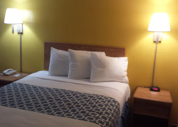 Rodeway Inn & Suites Austin I-90